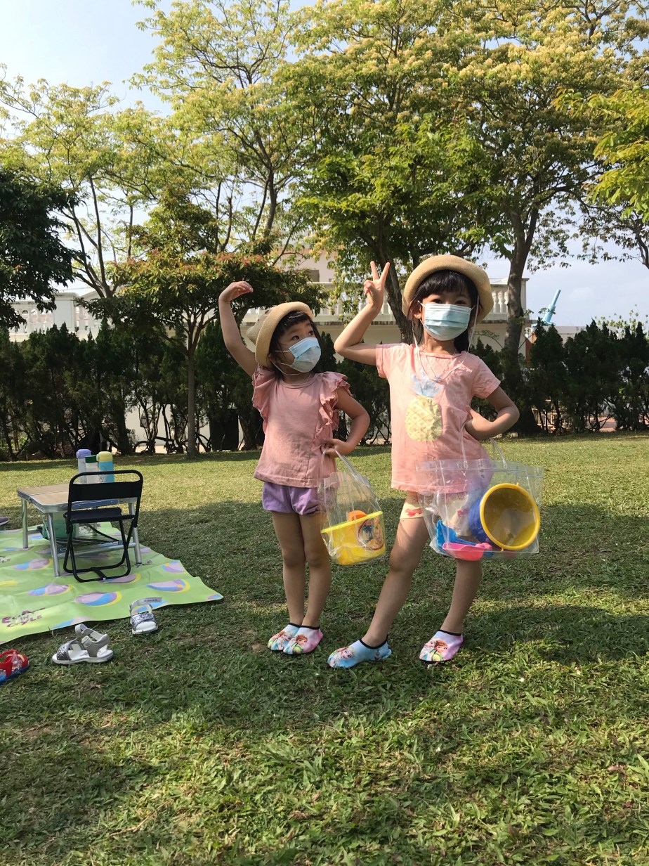一舉三得 #大草地野餐 #冰涼海邊玩沙 #滑板車🛴&nbsp;#公園滑梯